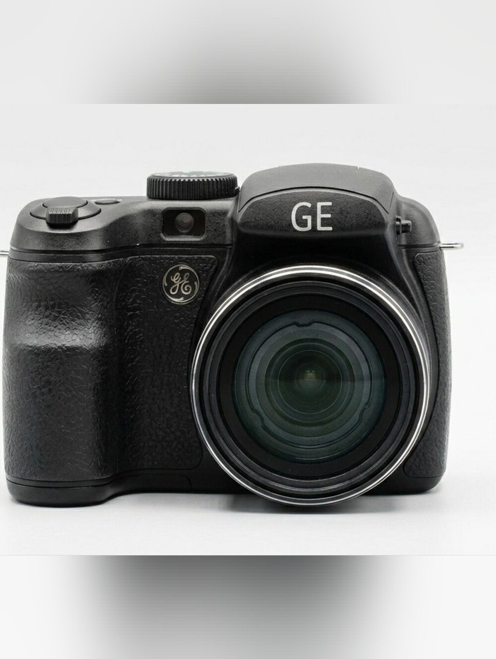 GE- Digital Camera with 15x Optical Zoom - Picture 3 of 16